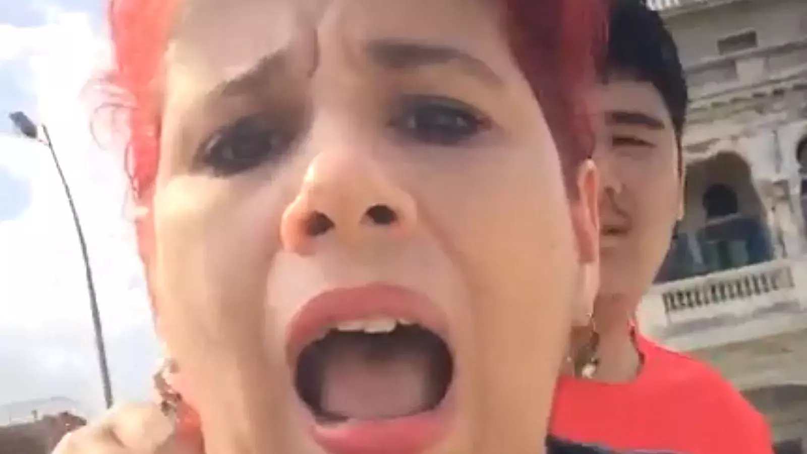 Protesta esposa de disidente preso
