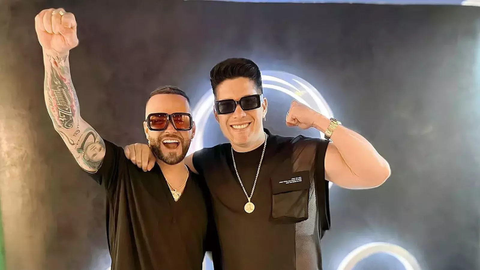 Chyno y Nacho aparecen juntos en un estudio de grabación