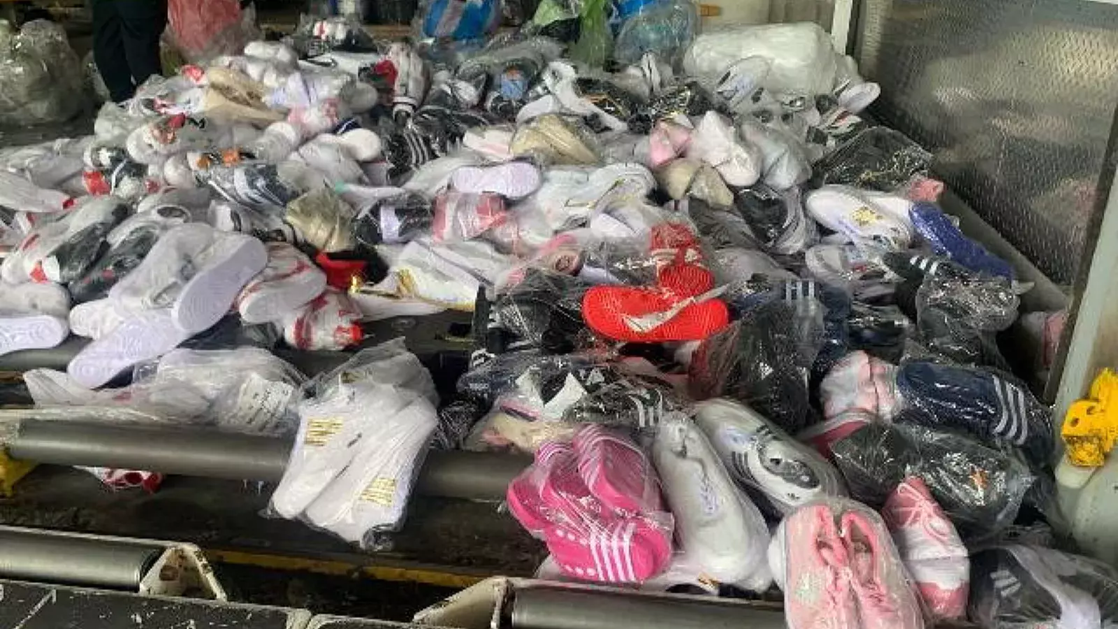 Zapatillas de cargamento rumbo a Cuba retenidas en Panamá