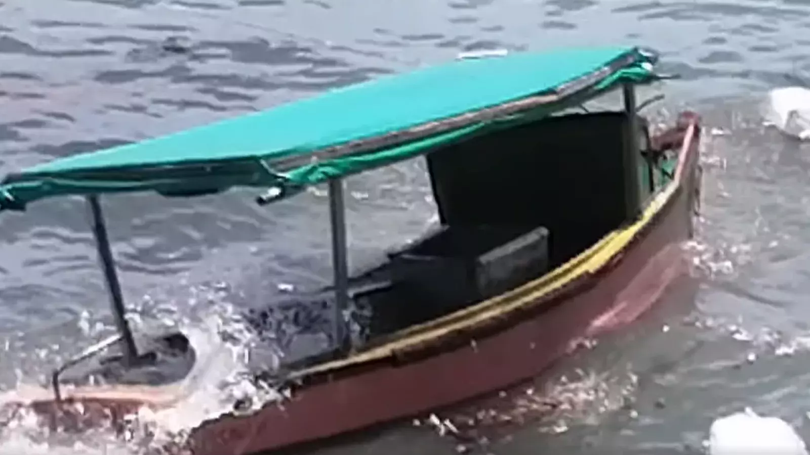 La balsa fue encontrada en la costa de Isla Mujeres, cerca de la península de Yucatán