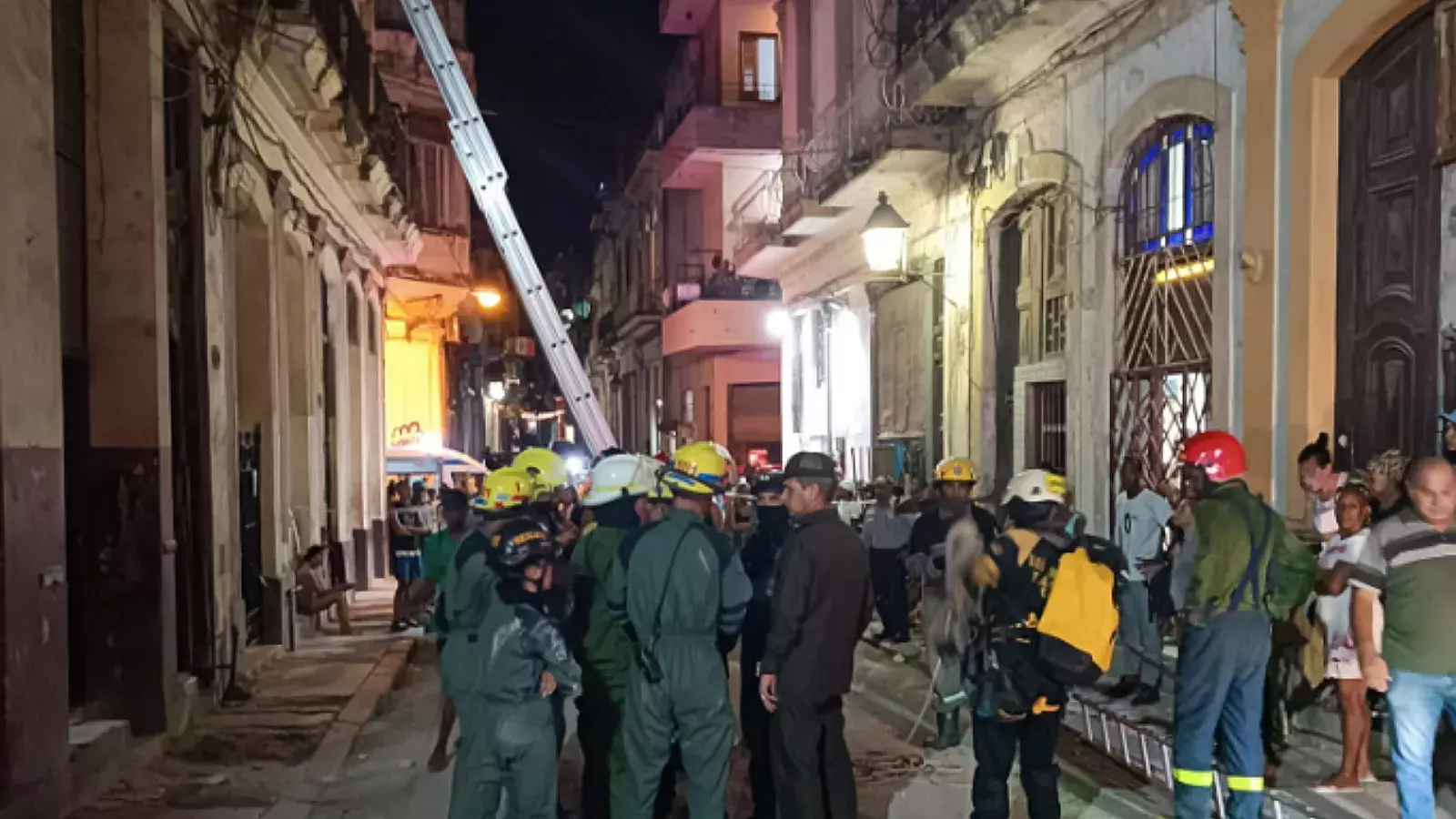 Un edificio multifamiliar se derrumbó el jueves 1 de agosto