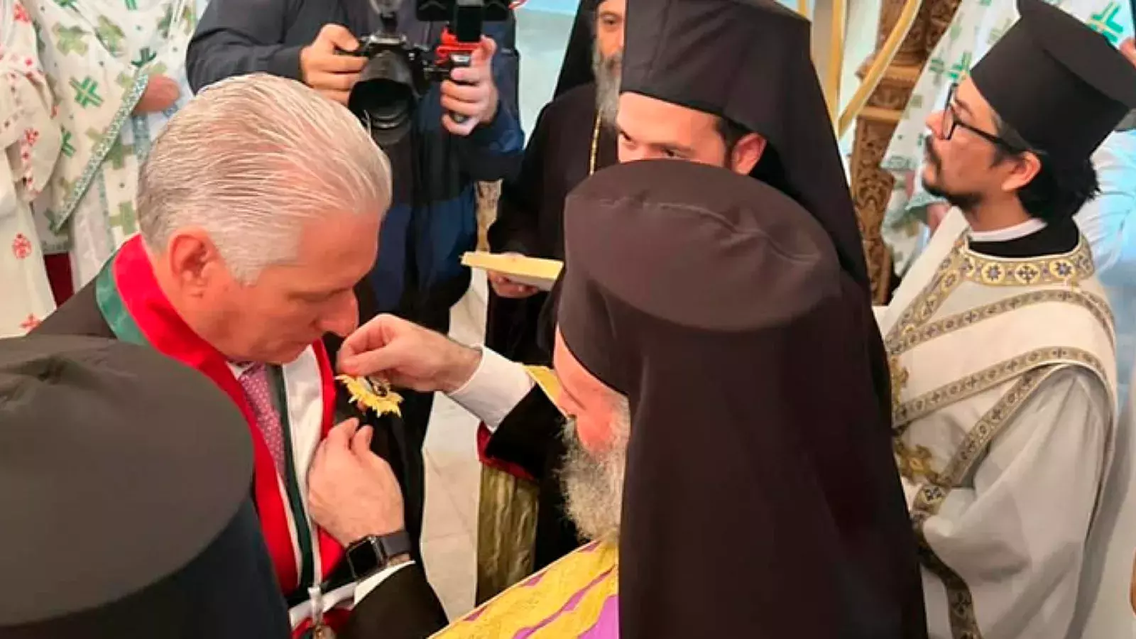 Dictador cubano Miguel Díaz-Canel Bermúdez recibe condecoración de la Iglesia Ortodoxa Griega