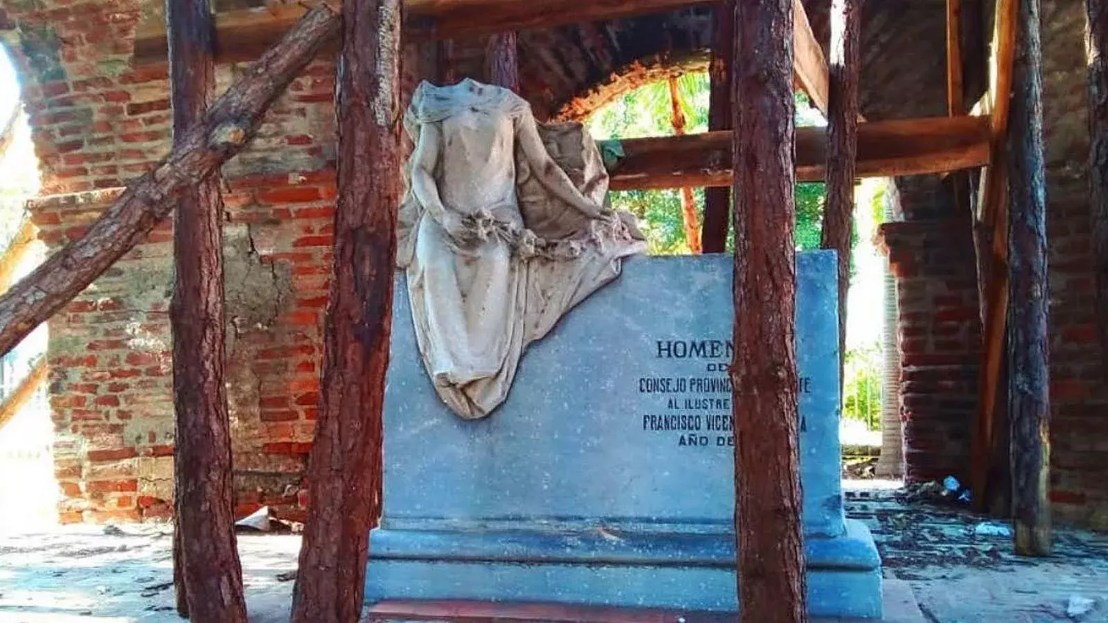 Monumento a Vicente Aguilera en Bayamo