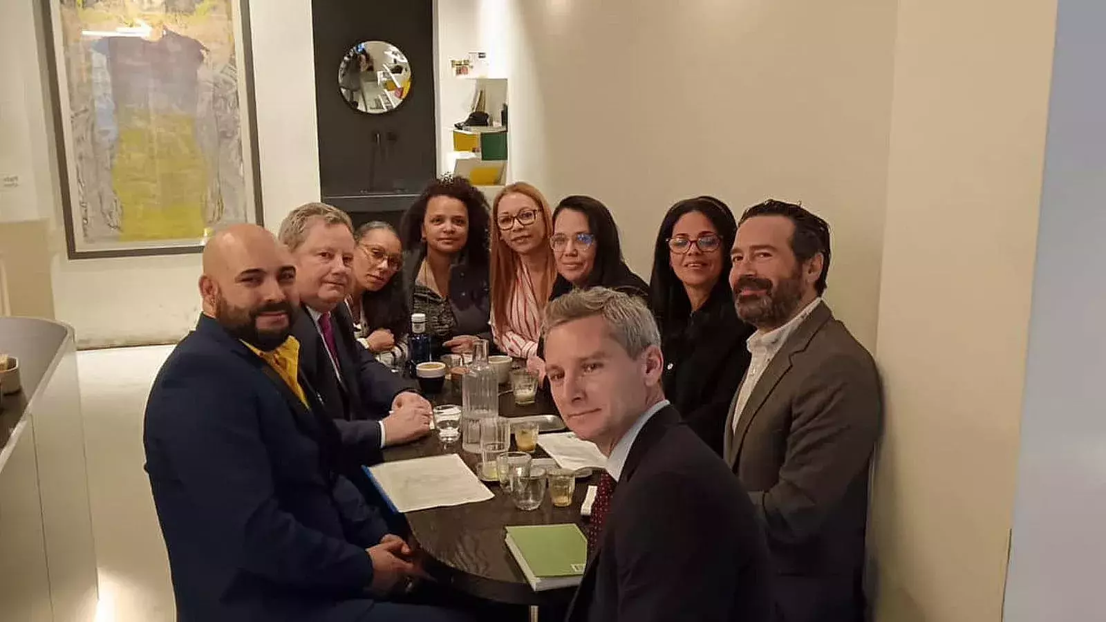 Mike Hammer en la segunda reunión con representantes de la sociedad civil