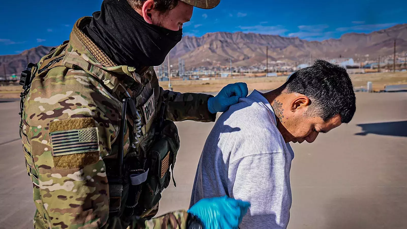 Un segundo vuelo de migrantes llega a la base naval de Guantánamo