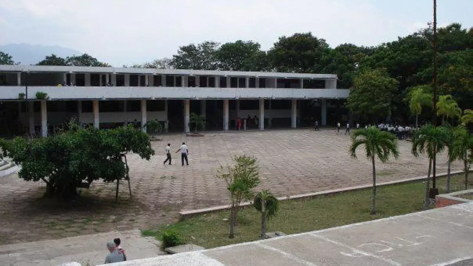 Violencia en una escuela cubana: ingresan con cuchillos a IPVCE de Santiago de Cuba