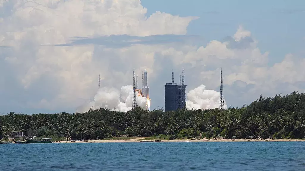 España reabre su espacio aéreo tras cerrarlo por posible caída de parte de un cohete chino