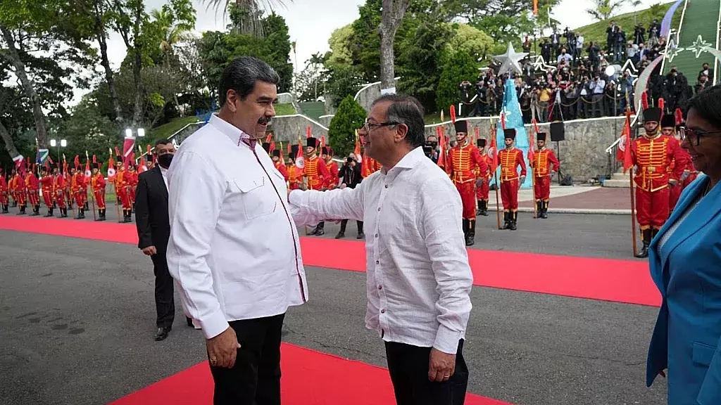 Petro se reúne con el dictador Maduro por primera vez en Caracas