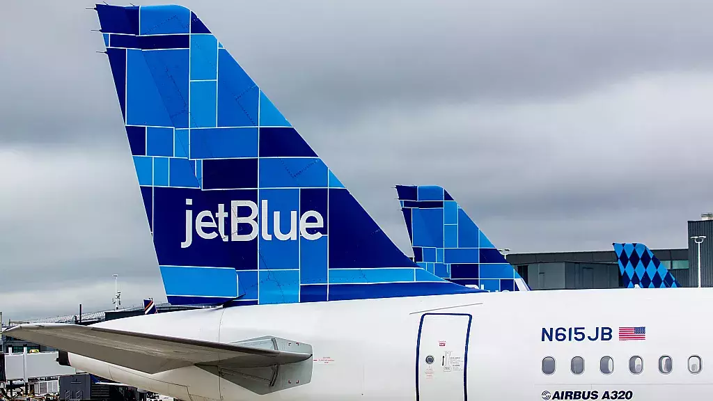 EMERGENCIA: Avión de JetBlue con destino a Puerto Rico choca contra aeronave vacía en el aeropuerto JFK