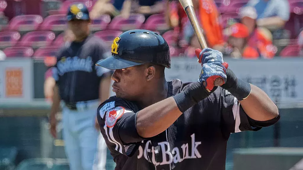 Oscar Colás jugando en Japón en 2019.