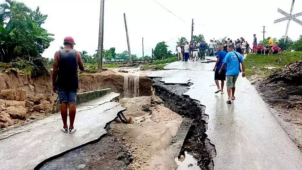 Derrumbe de la vía en Granma