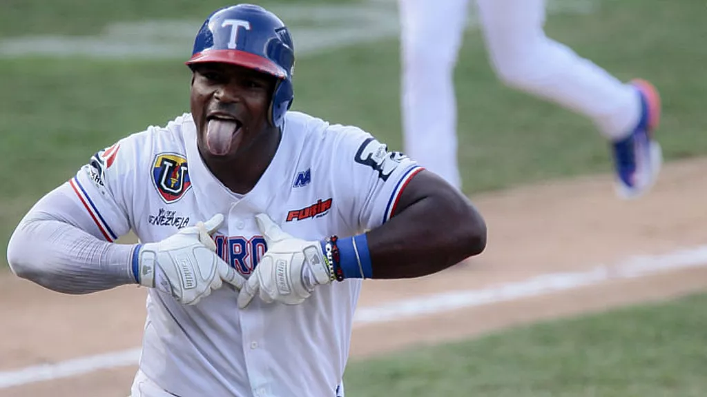 Yasiel Puig, con los Tiburones