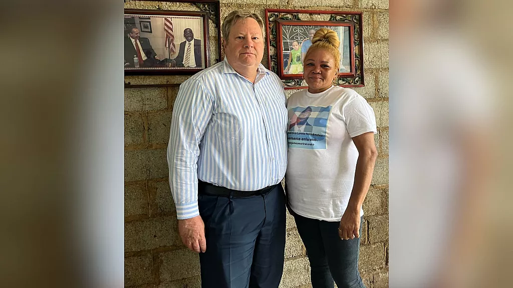 Hammer junto a la expresa política Donaida Pérez Paseiro