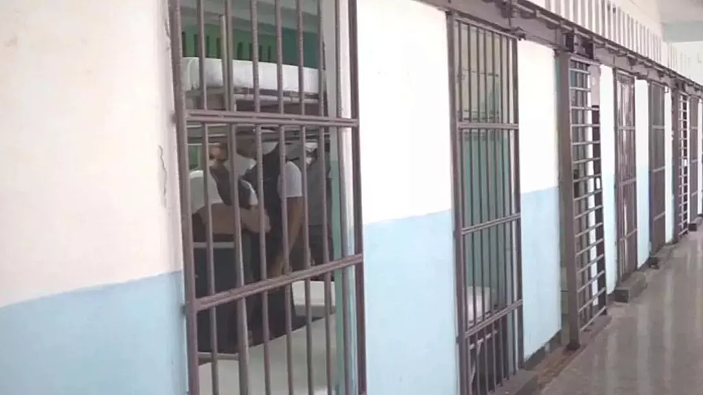 Liberan por cumplimiento a preso político luego de 3 años recluido