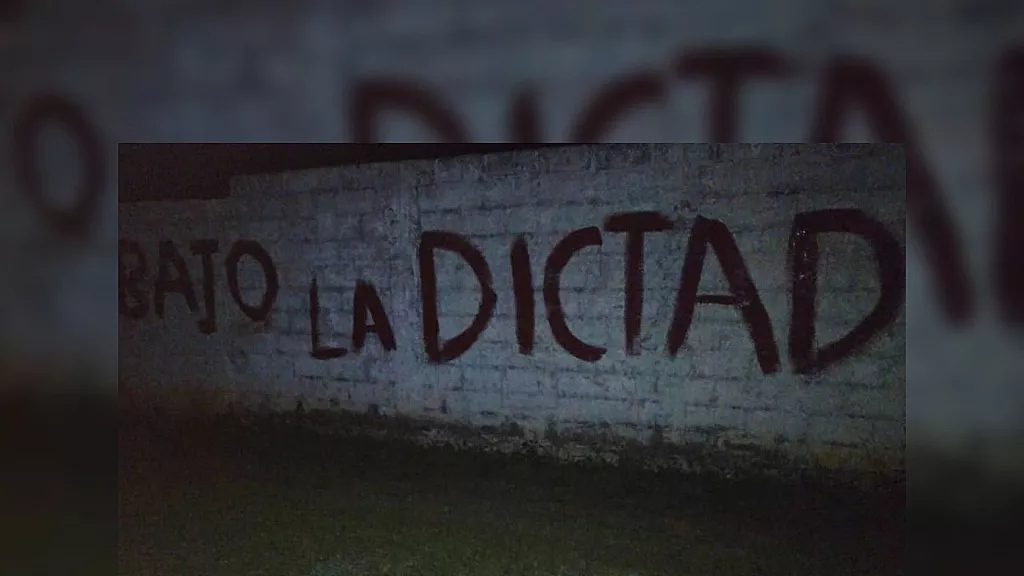 Cartel contestatario en Cuba