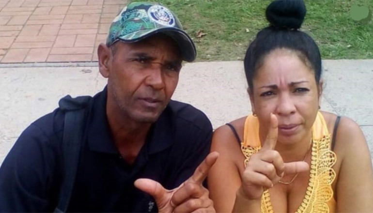 Dama de Blanco Aymara Nieto y su esposo