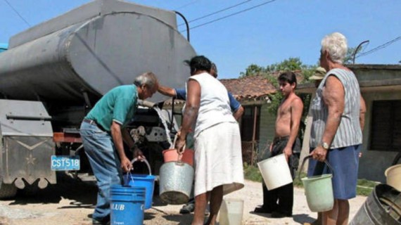 Cuba: familias llevan meses sin agua potable