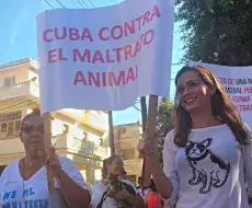 Marcha de animalistas en Cuba. Foto: tomada del perfil en Facebook de Beatriz Batista