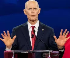 Senador Rick Scott.