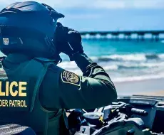 Agente de la USBP patrulla costa de Florida