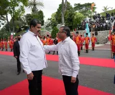 Petro se reúne con el dictador Maduro por primera vez en Caracas