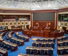 Senado de Florida aprueba limitar aborto a las 6 primeras semanas de embarazo