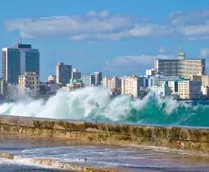 Inundaciones en el Malecón habanero