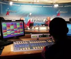 Cerrar Radio Martí &quot;sería un regalo a la dictadura comunista de Cuba&quot;