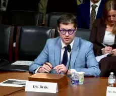 Ryan C. Berg en el momento de su intervención